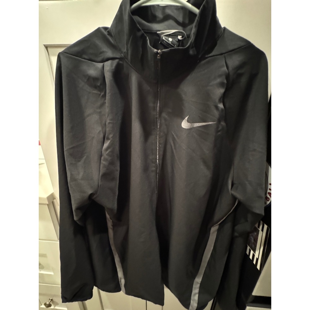 Nike Men's Black Track Jacket Full Zip Athletic‎ Lightweight Performance